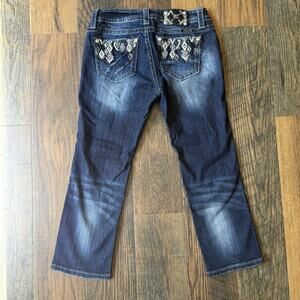 Miss Me Jeans Womens 27 Curvy Crop Mid Rise Aztec Distressed 23” Inseam ME8316VC